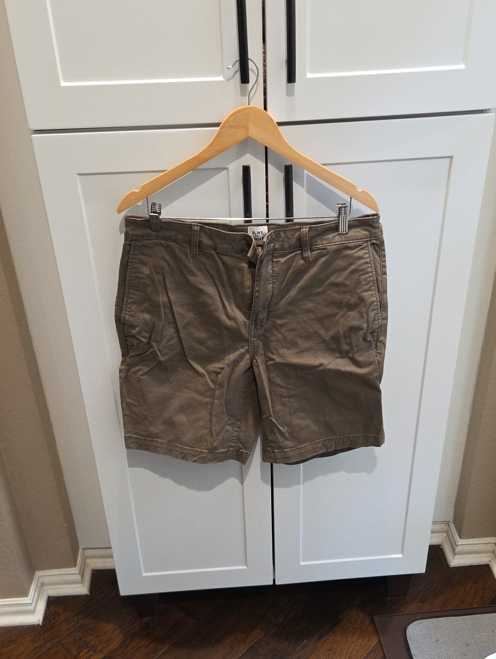 Men's Flat Front Cotton Shorts in Olive 9 Inch Inseam
